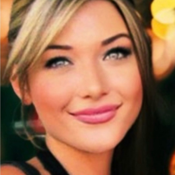 Meet your Posher, Camille - Picture 4 of 4